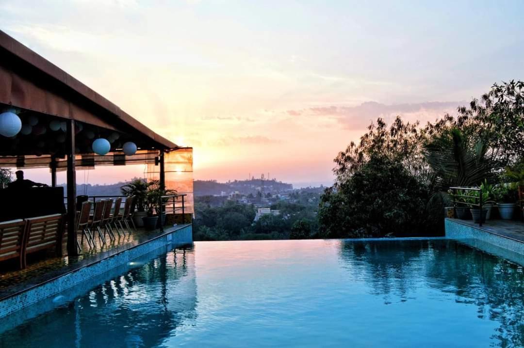 Silverador Resort Thane Exterior foto